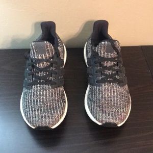 Ultraboost 4.0 black carbon